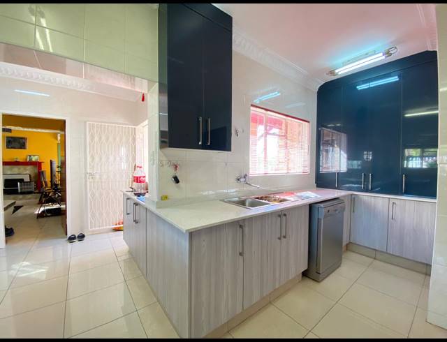 4 BEDROOM HOUSE FOR SALE IN LENNOXTON